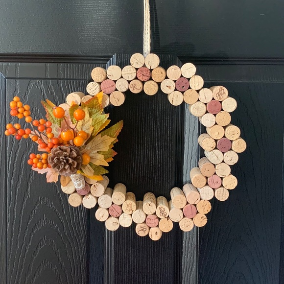 Festive Fall cork wreath - Picture 2 of 5
